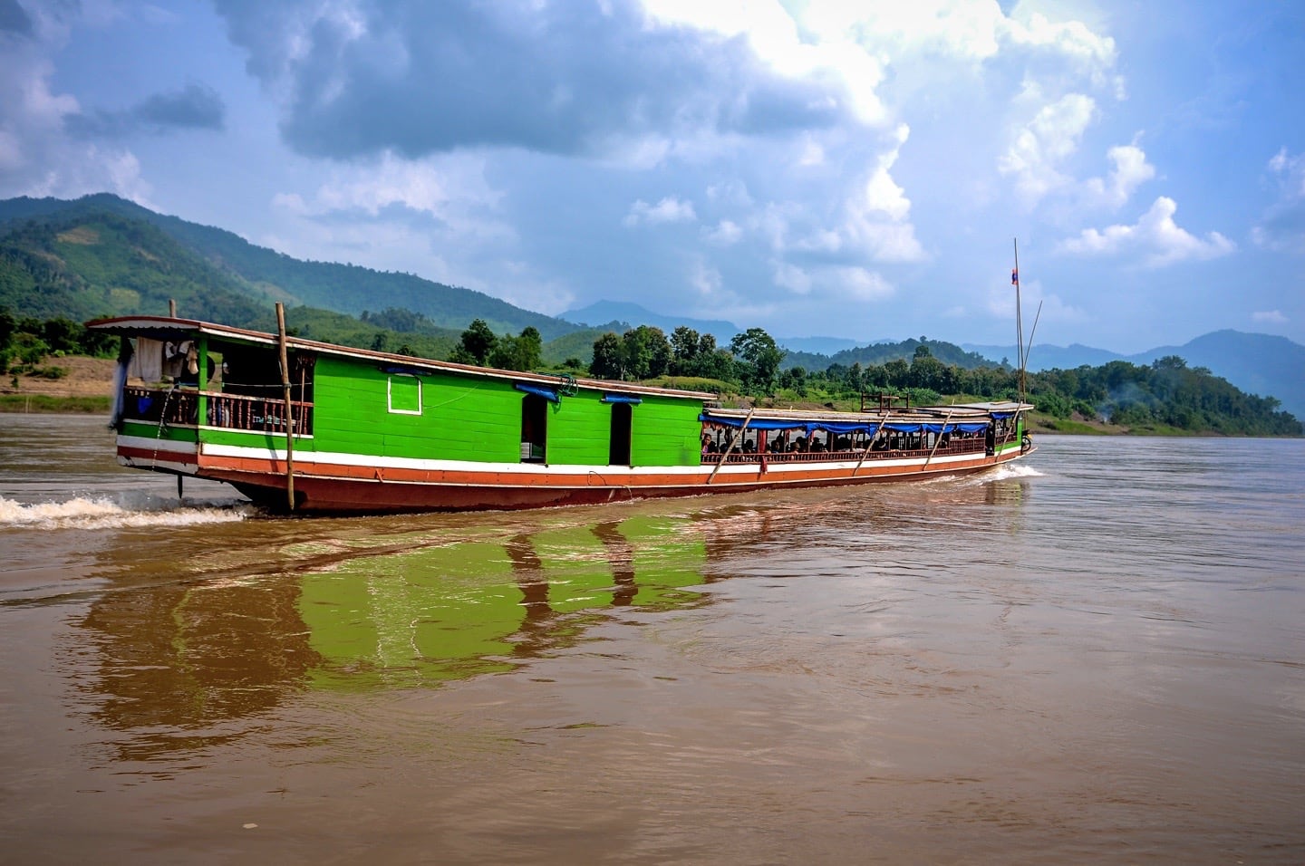 slow boat from thailand to luang prabang