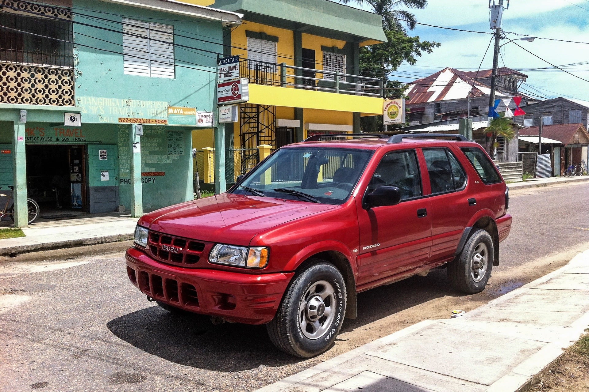 belize-ode-to-big-red-featured