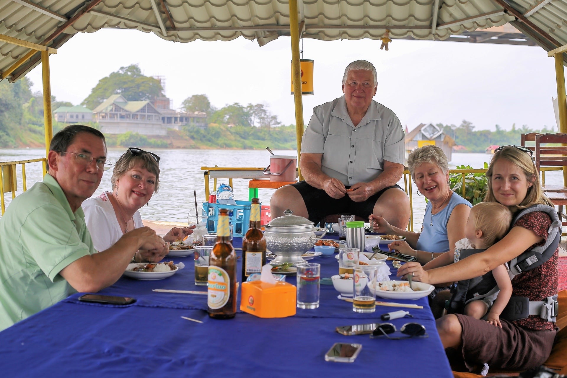 laos-floating-lunch-featured