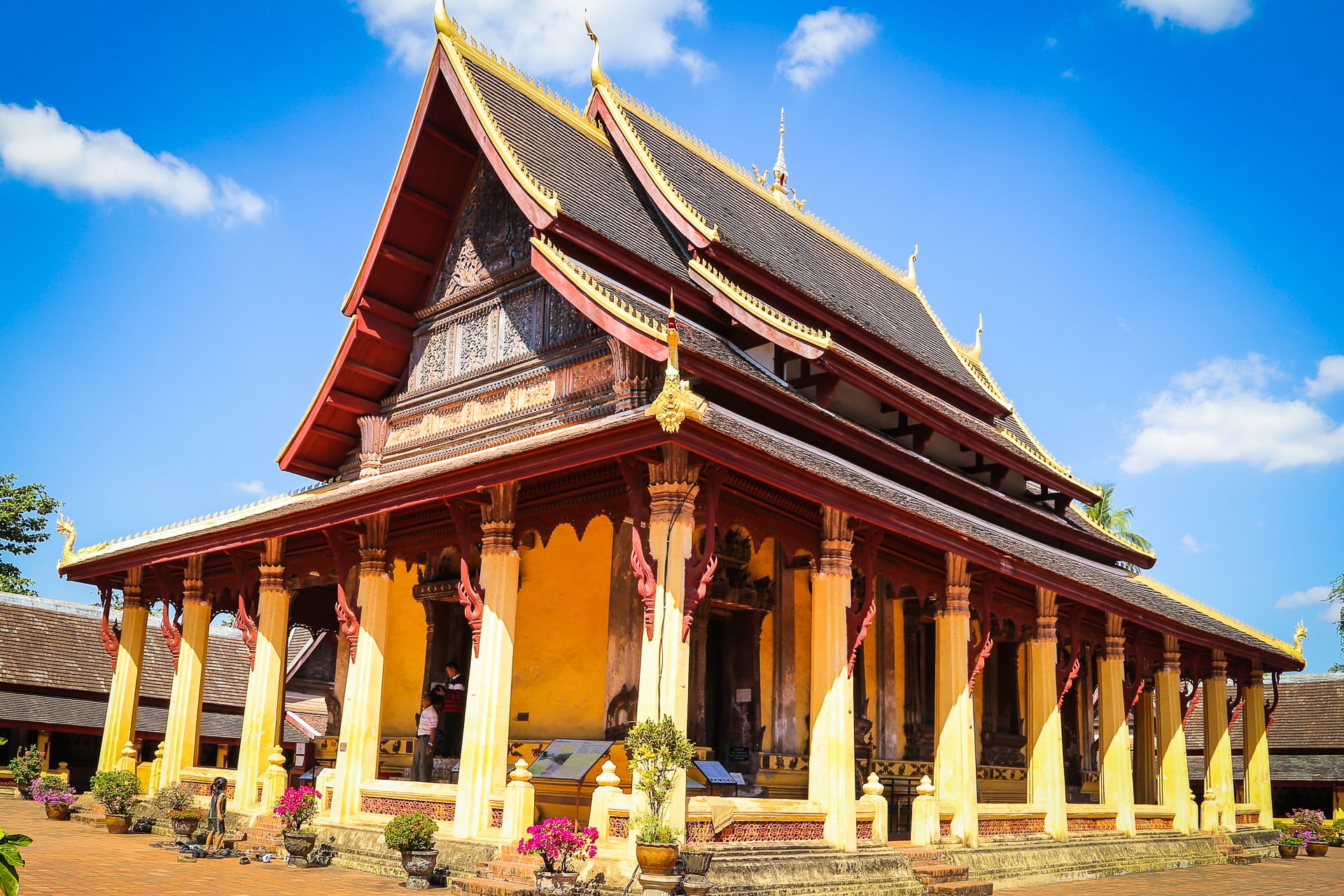 laos-vientiane-dos-donts-featured