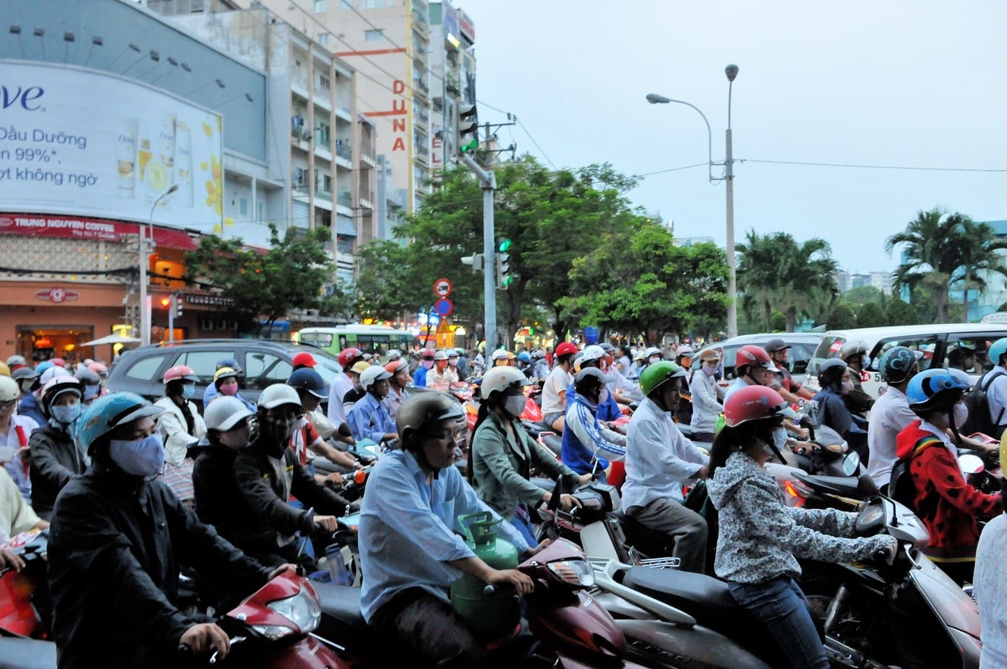 rush hour motorbikes Ho Chi Minh City
